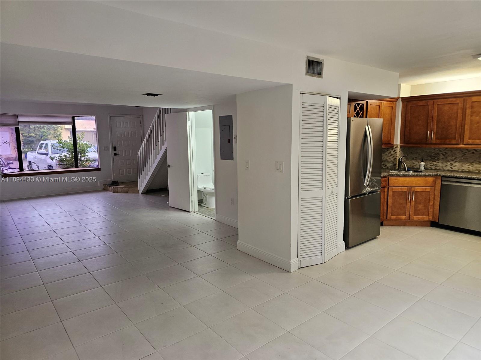 DADELAND COVE SEC 1 - Residential