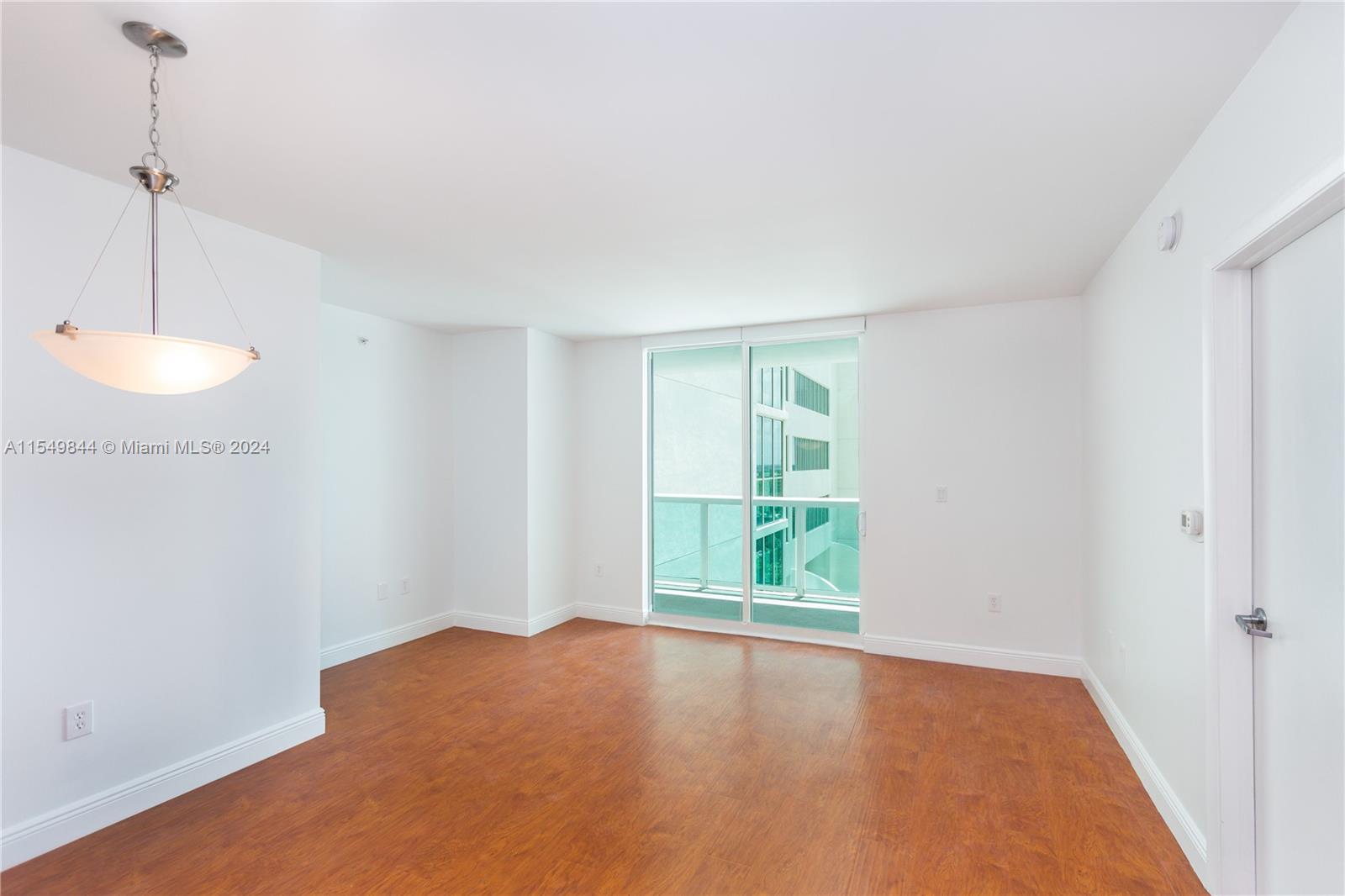 1800 CLUB CONDO - Residential Lease