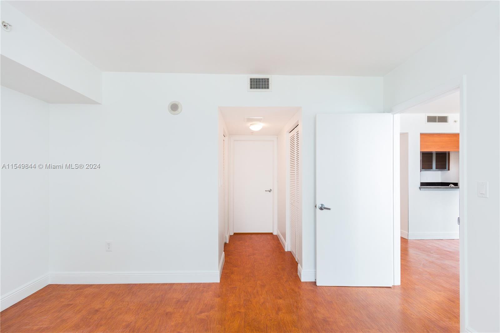 1800 CLUB CONDO - Residential Lease