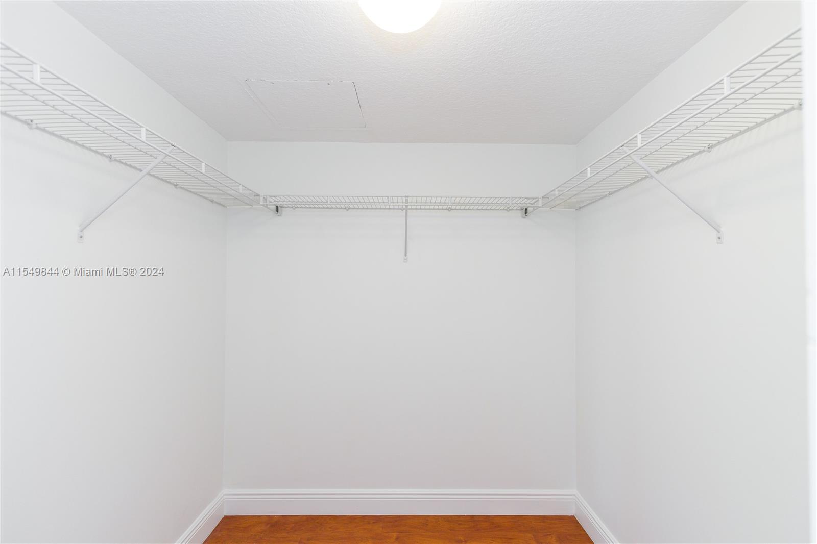 1800 CLUB CONDO - Residential Lease