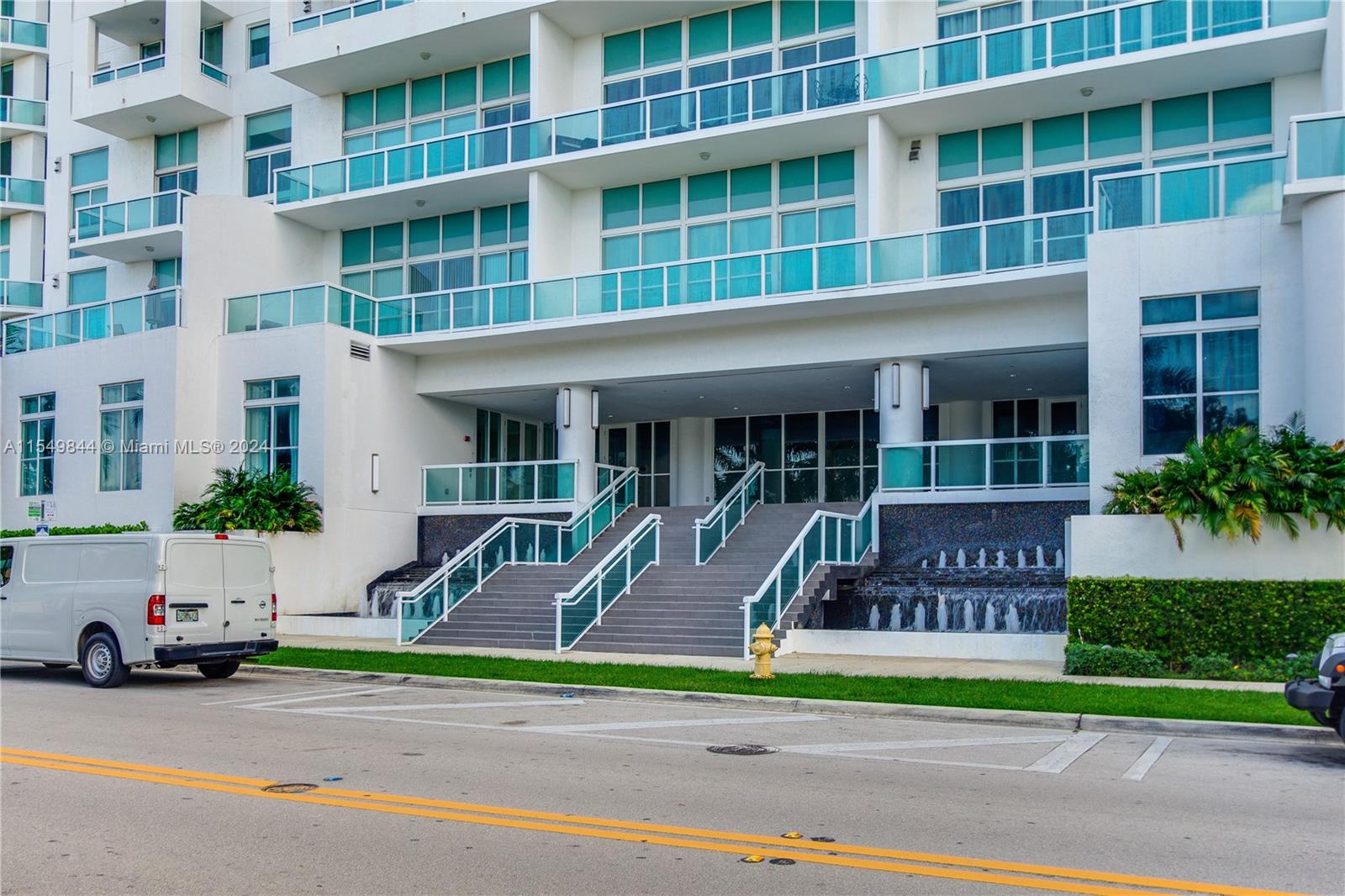 1800 CLUB CONDO - Residential Lease