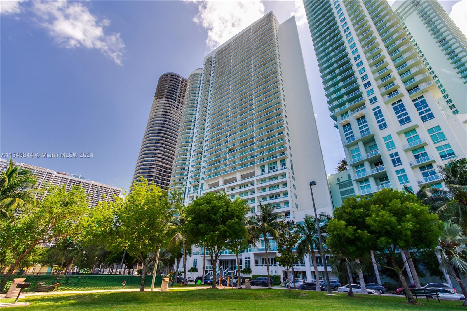 1800 CLUB CONDO - Residential Lease