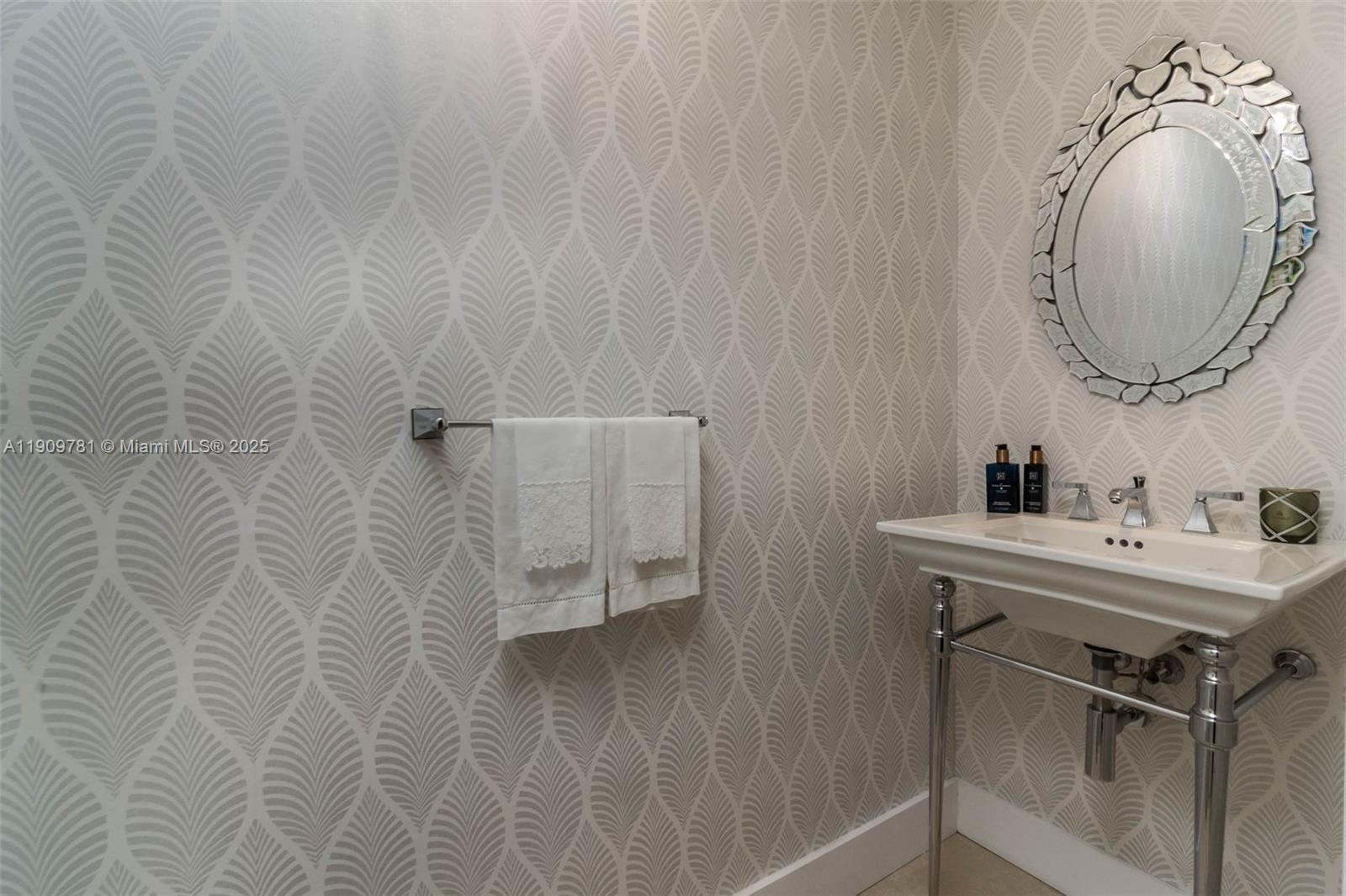 CARBONELL CONDO - Residential Lease