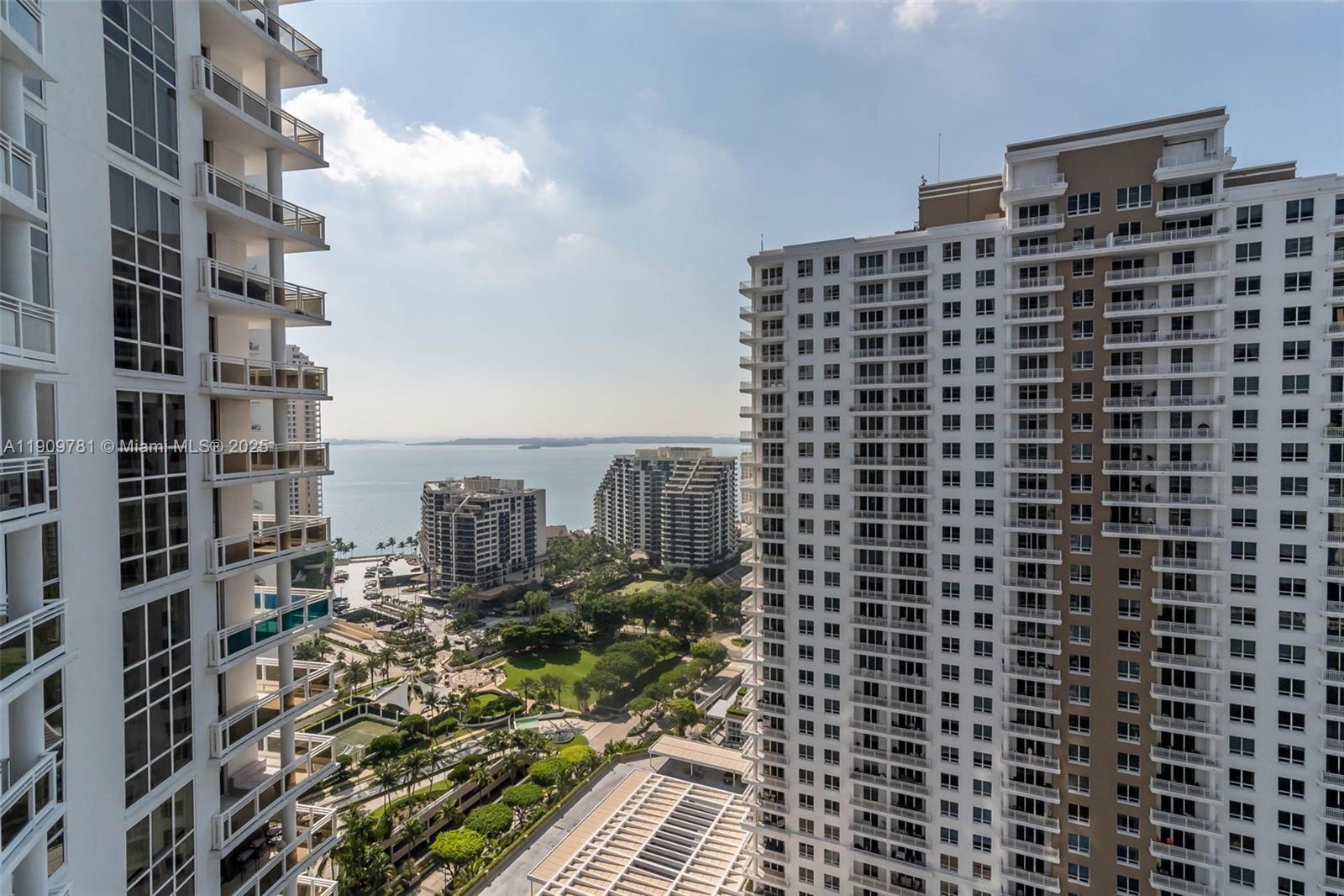CARBONELL CONDO - Residential Lease