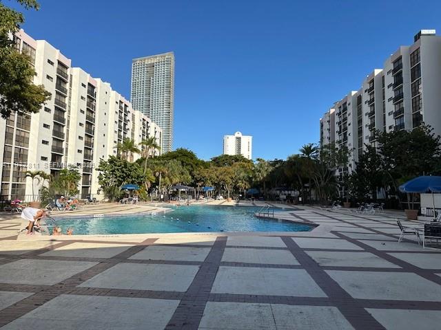 PLAZA OF AMERICAS CONDO P - Residential Lease