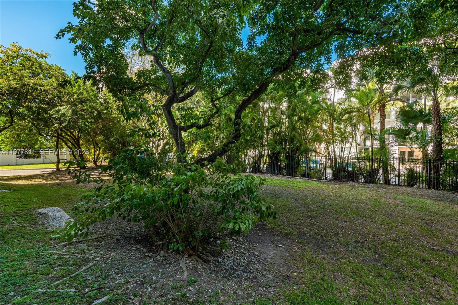 PLAZA OF AMERICAS CONDO P - Residential Lease