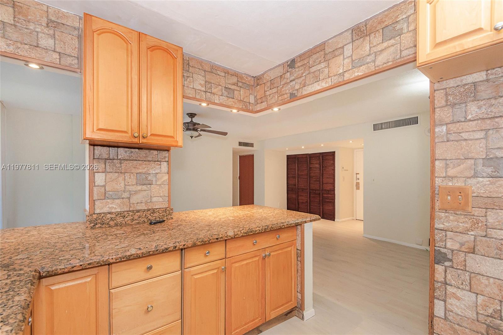 PLAZA OF AMERICAS CONDO P - Residential Lease