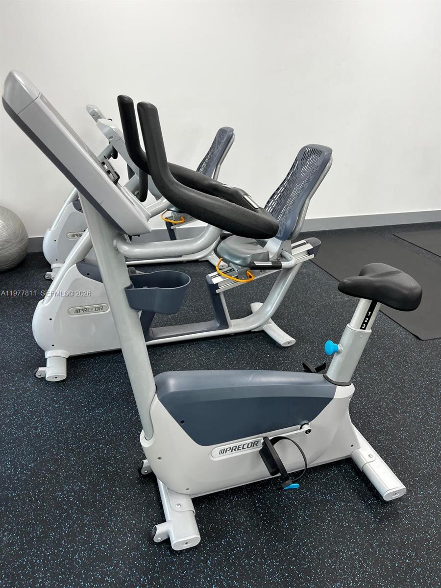 PLAZA OF AMERICAS CONDO P - Residential Lease