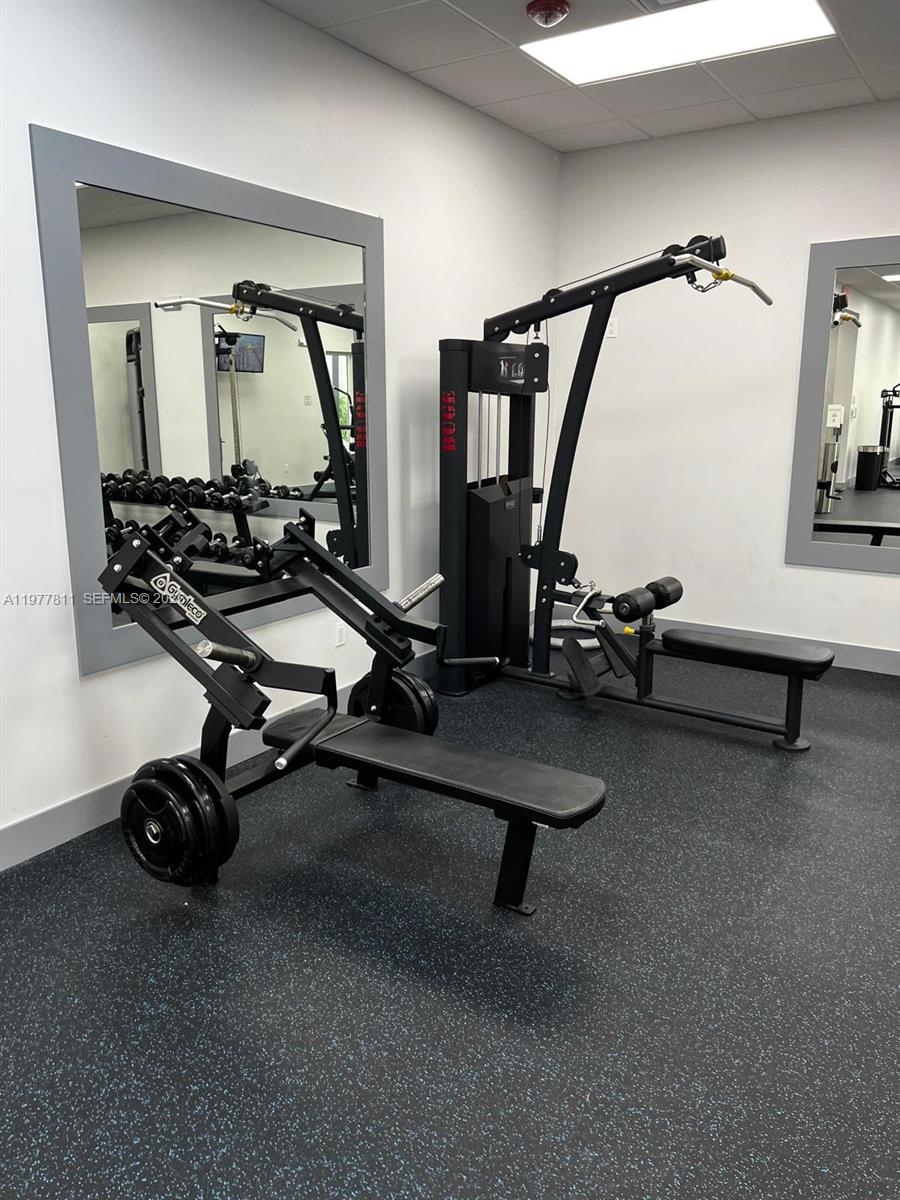 PLAZA OF AMERICAS CONDO P - Residential Lease