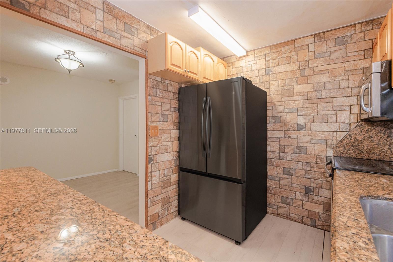 PLAZA OF AMERICAS CONDO P - Residential Lease