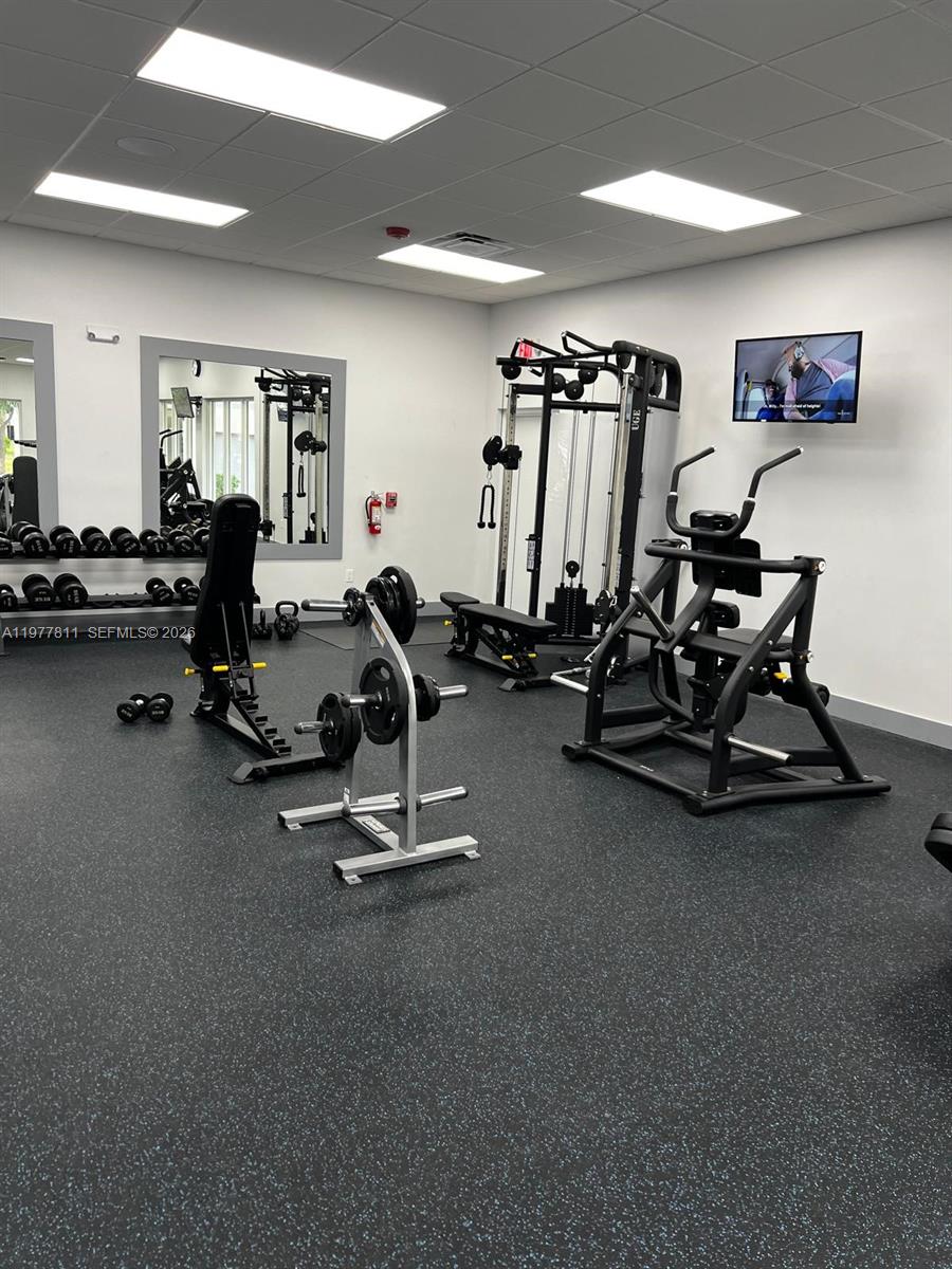 PLAZA OF AMERICAS CONDO P - Residential Lease