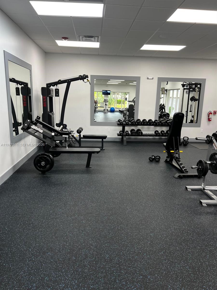 PLAZA OF AMERICAS CONDO P - Residential Lease