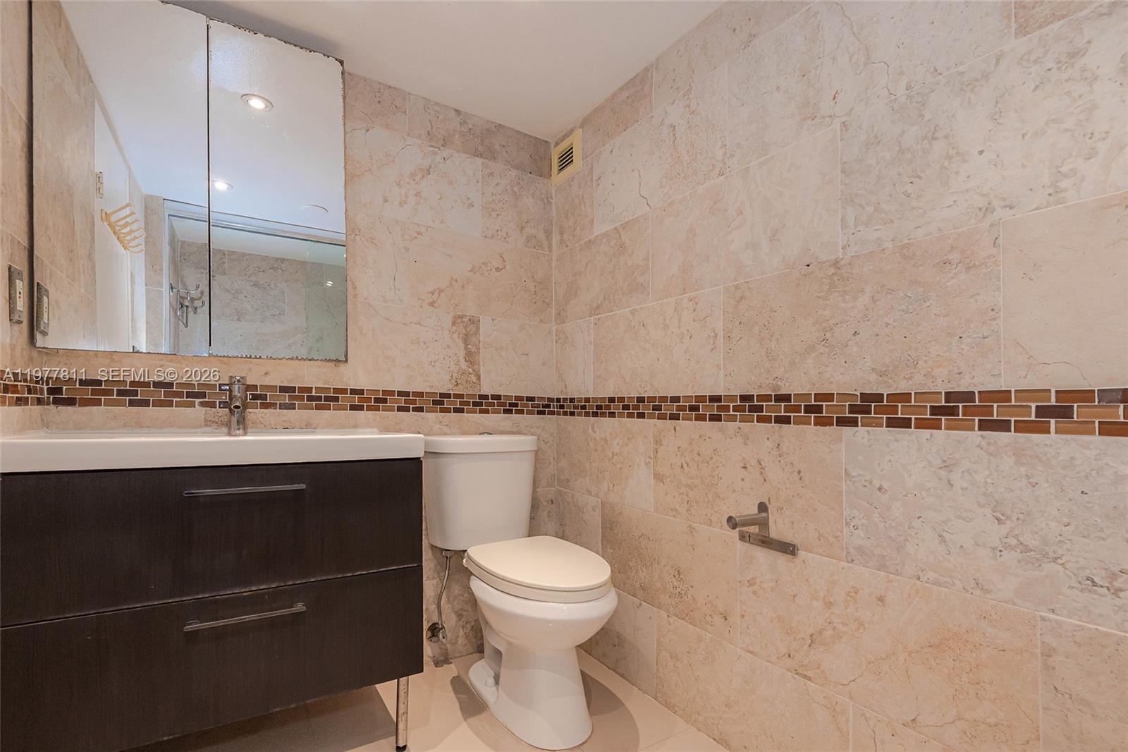 PLAZA OF AMERICAS CONDO P - Residential Lease