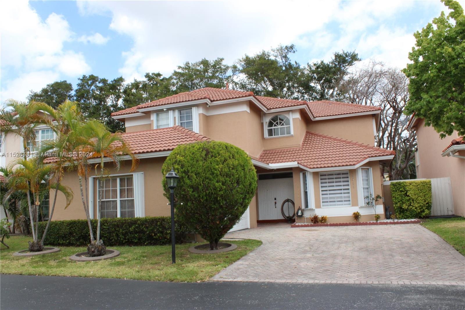 Property for Sale at 15311 Sw 108th Ter Ter, Miami, Broward County, Florida - Bedrooms: 5 
Bathrooms: 4  - $739,000
