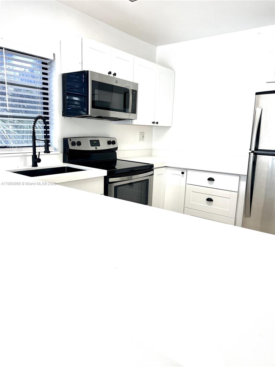 2200 E Hallandale Beach Blvd 207
