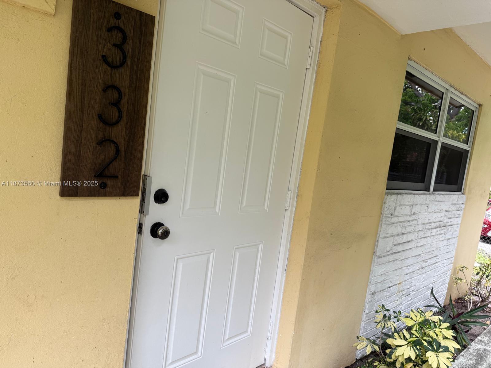 NORTH HOLLYWOOD - Residential Lease