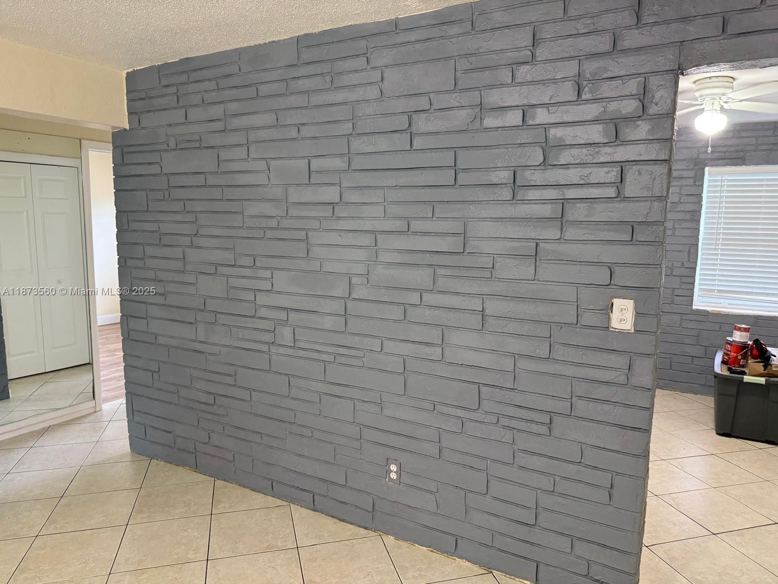 NORTH HOLLYWOOD - Residential Lease