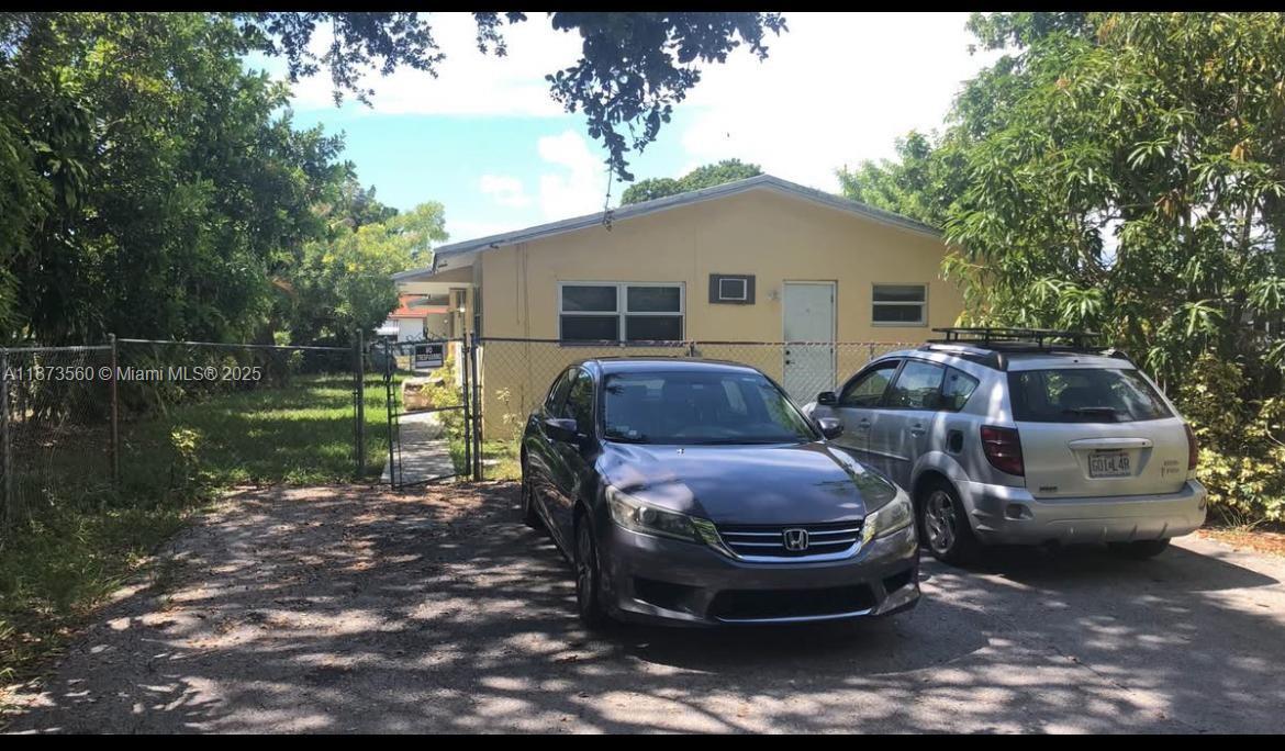 NORTH HOLLYWOOD - Residential Lease