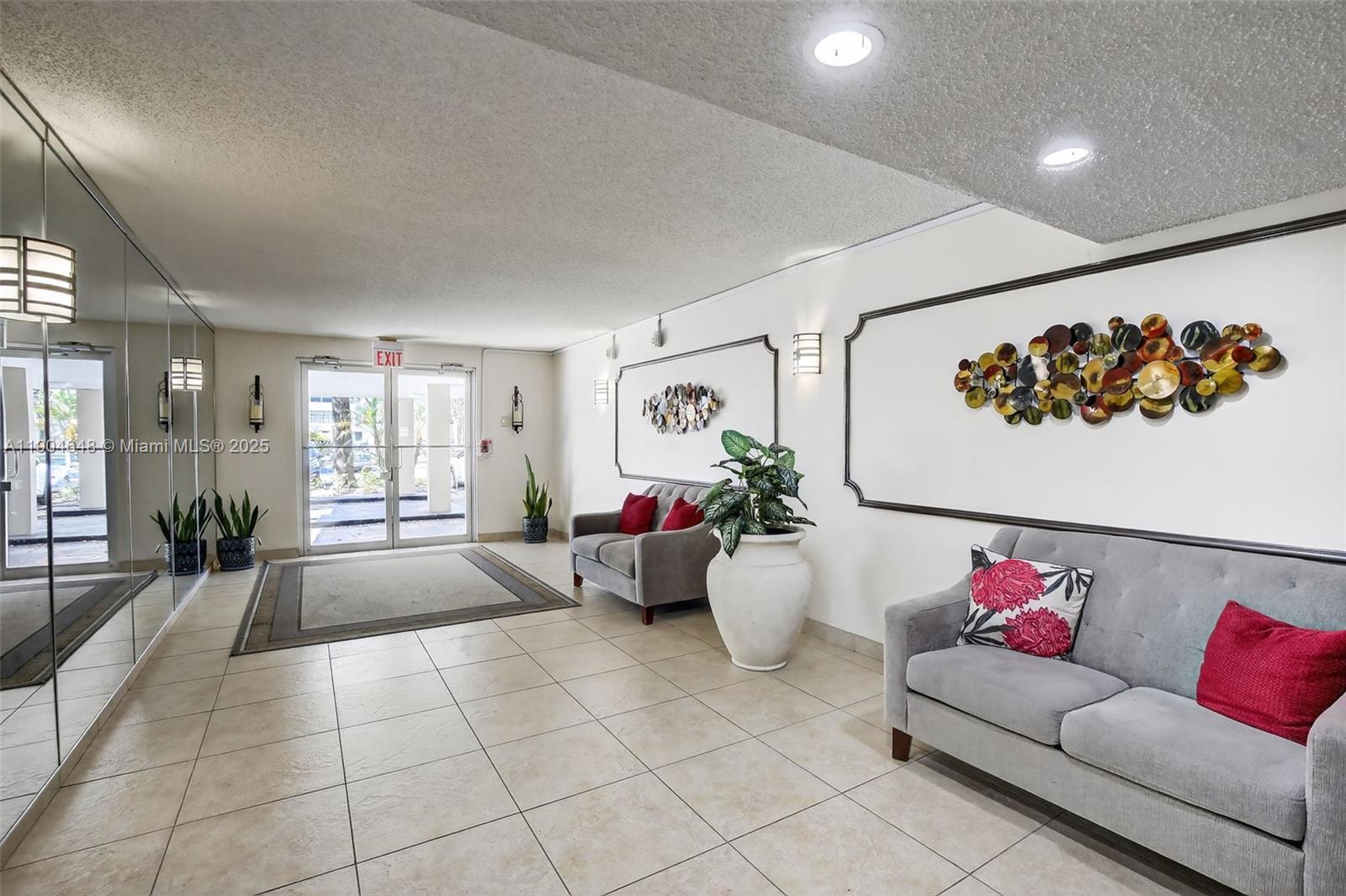 PLANTATION PLACE CONDO - Residential