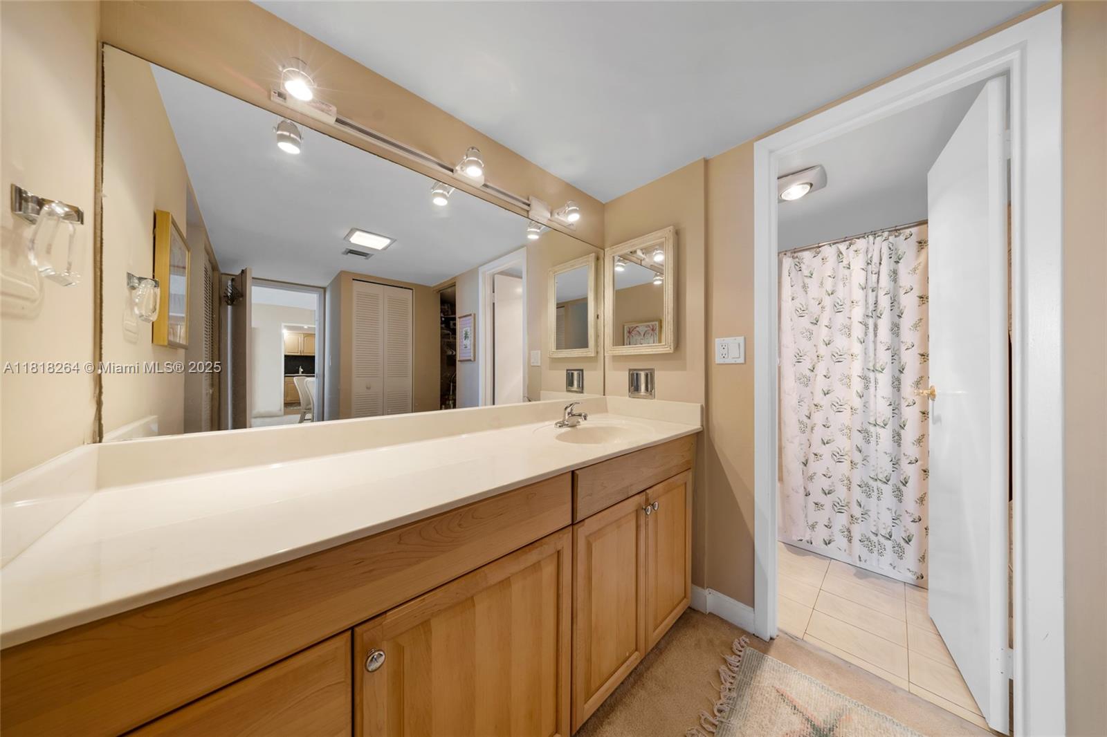 ARLEN HOUSE EAST CONDO - Residential