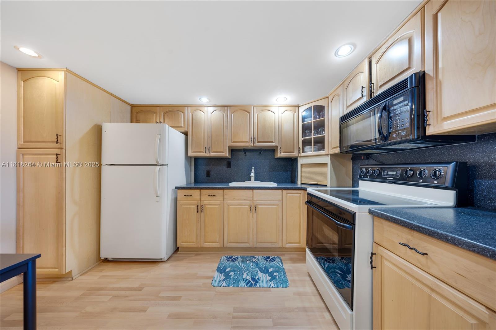 ARLEN HOUSE EAST CONDO - Residential