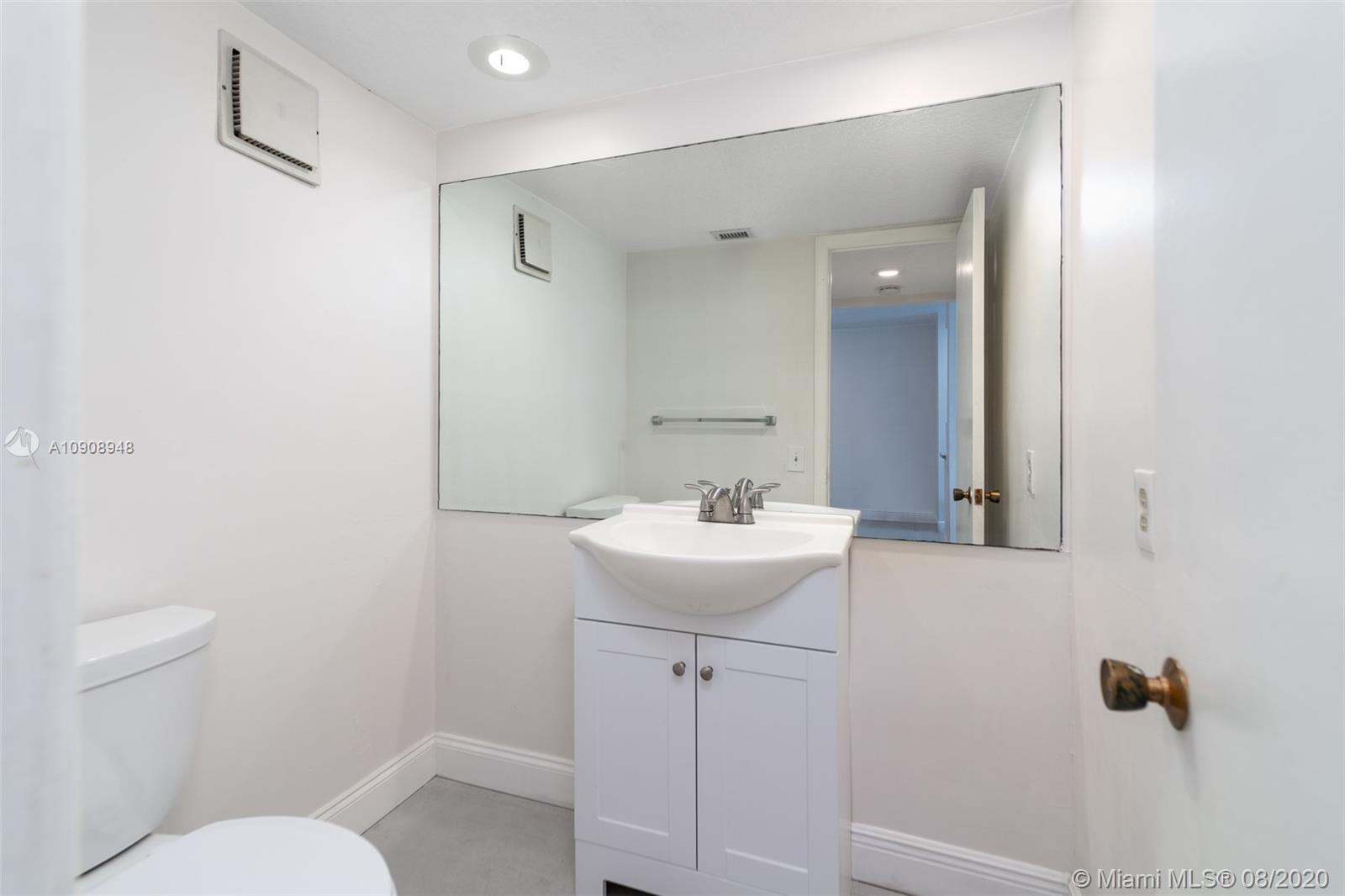 EVERGLADES SUGAR & LAND C - Residential Lease