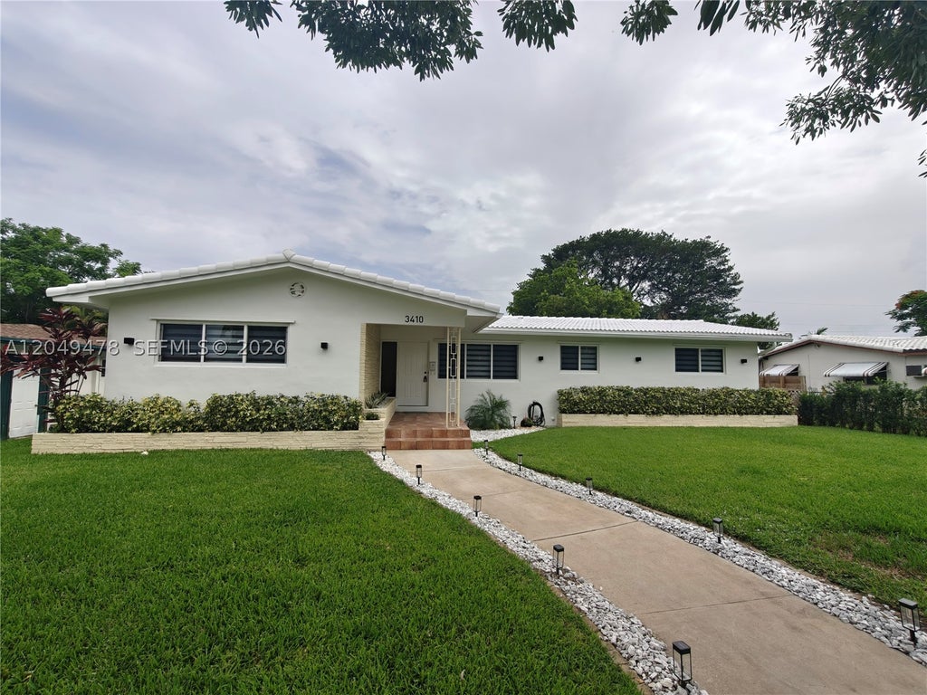 Photo of 3410 Cleveland St, Hollywood, FL 33021 (MLS # A12049478)