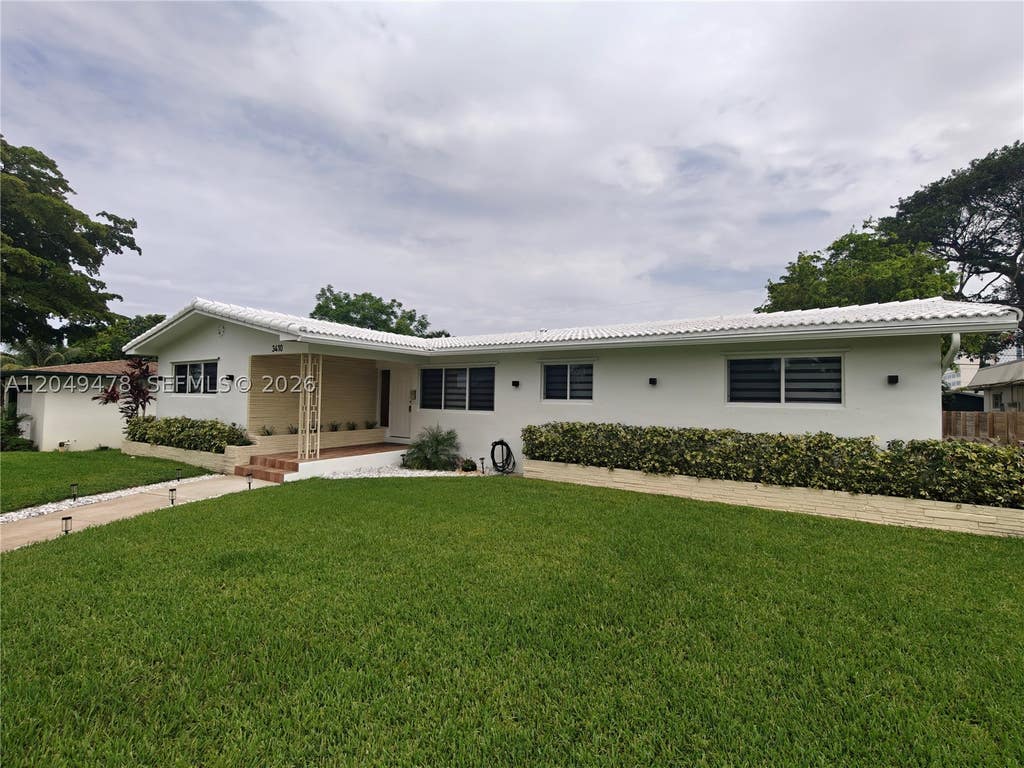 Photo of 3410 Cleveland St, Hollywood, FL 33021 (MLS # A12049478)