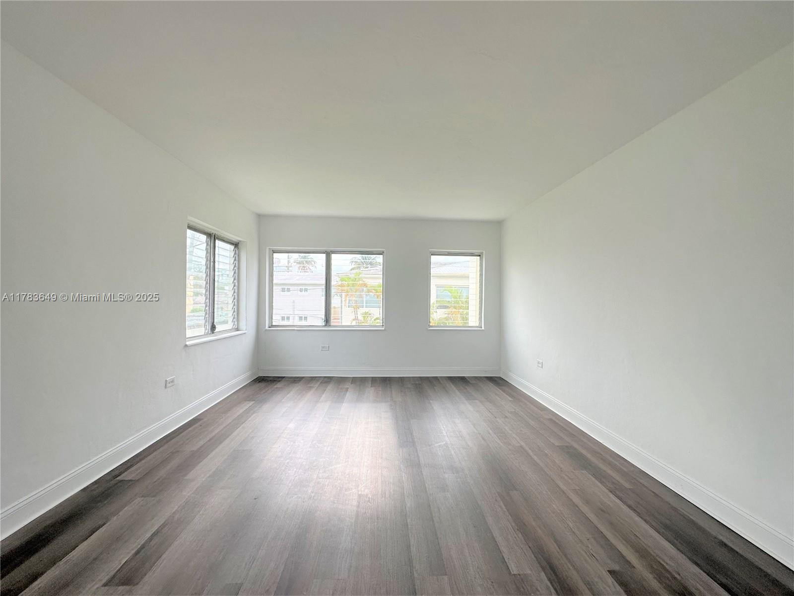 Rental Property at 1910 Biarritz Dr 4, Miami Beach, Miami-Dade County, Florida - Bedrooms: 1 
Bathrooms: 1  - $1,950 MO.