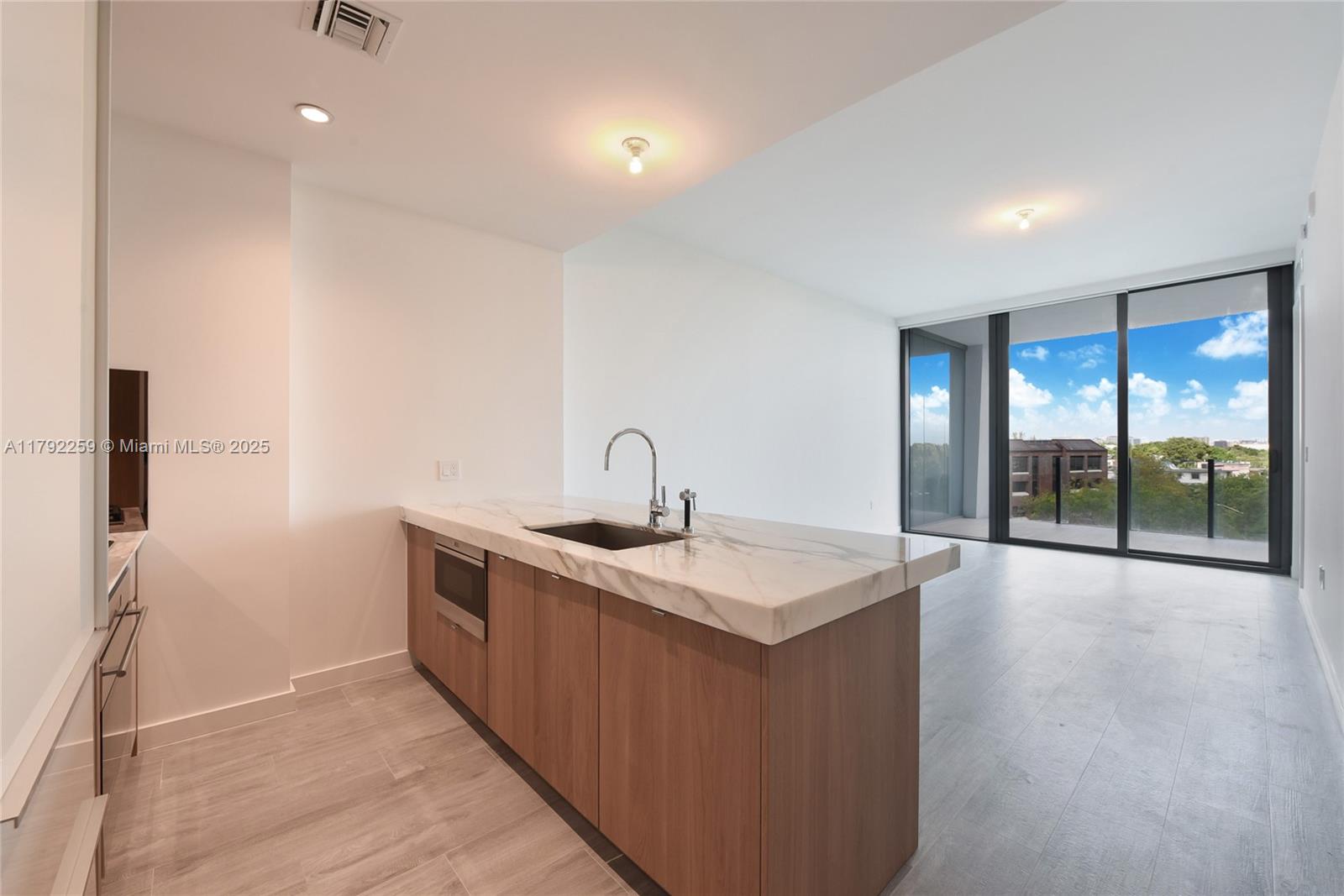 2831 S Bayshore Dr 606, Coconut Grove, Broward County, Florida - 1 Bedrooms  
1 Bathrooms - 
