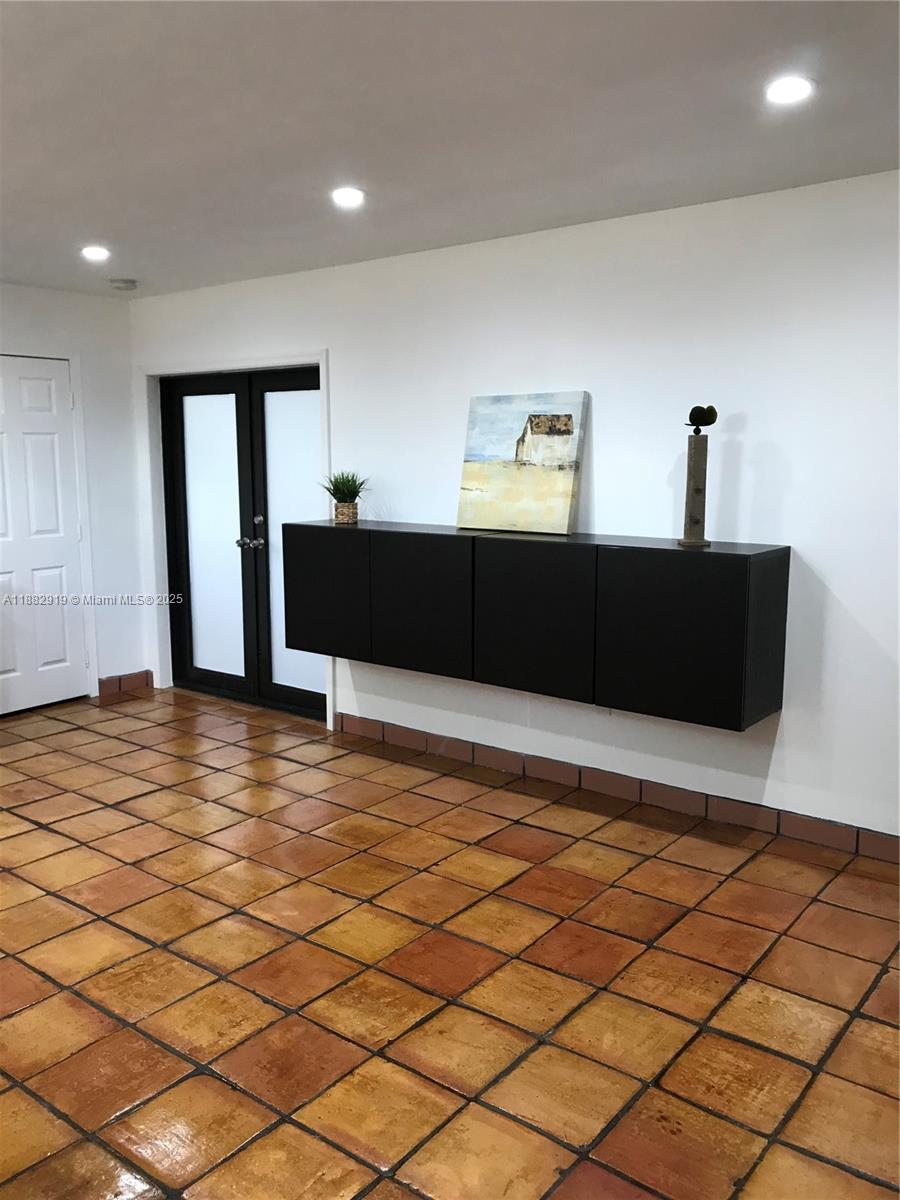 CINEMA PARK COUNTRY CLUB - Residential Lease