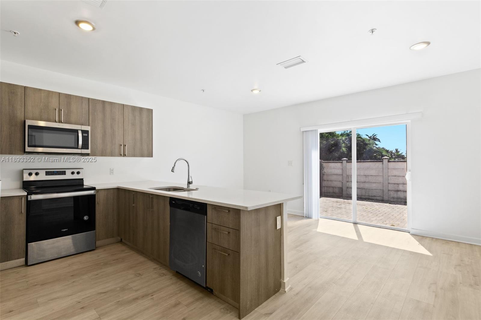 BISCAYNE GARDENS - Residential Lease