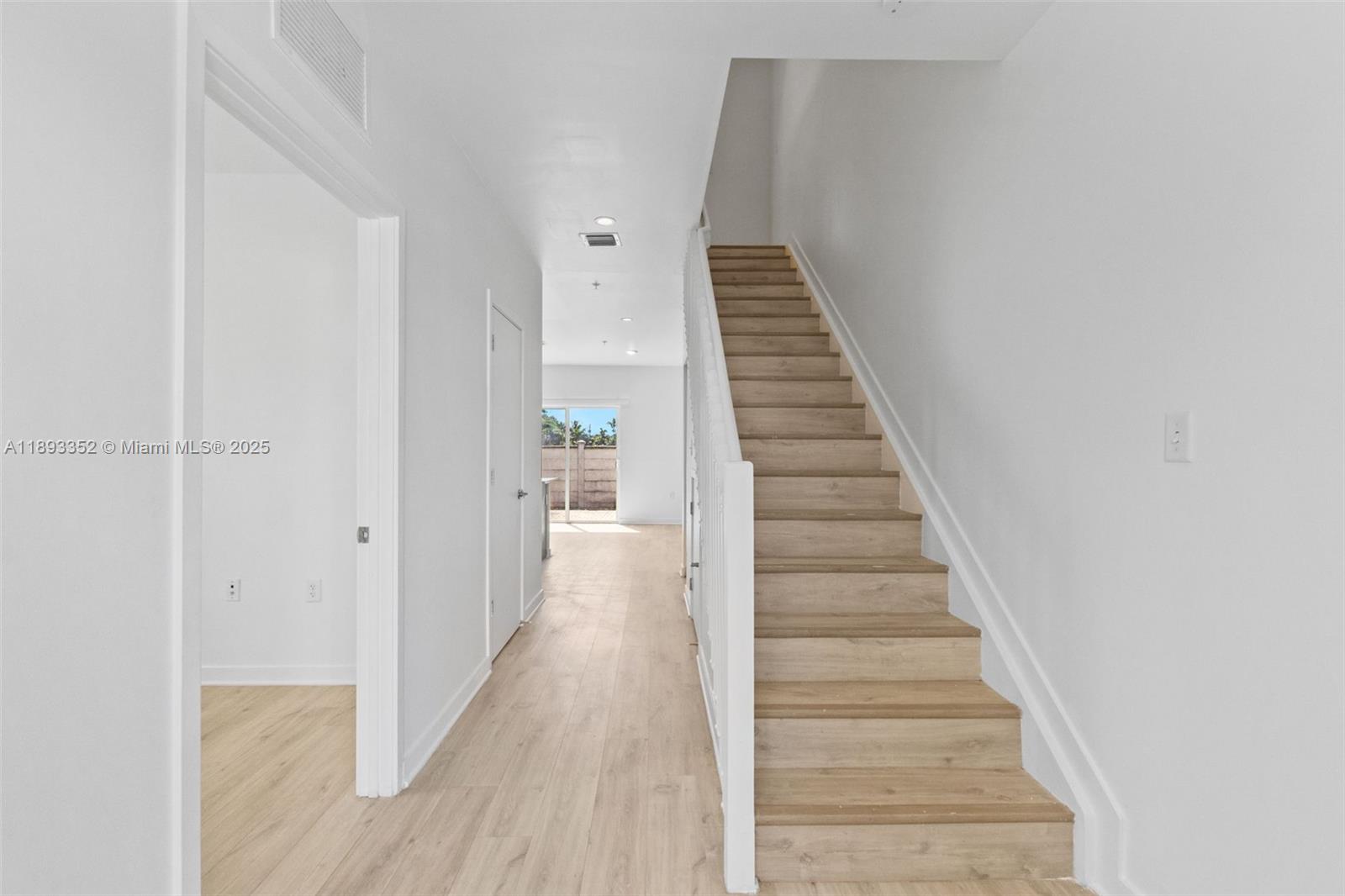 BISCAYNE GARDENS - Residential Lease