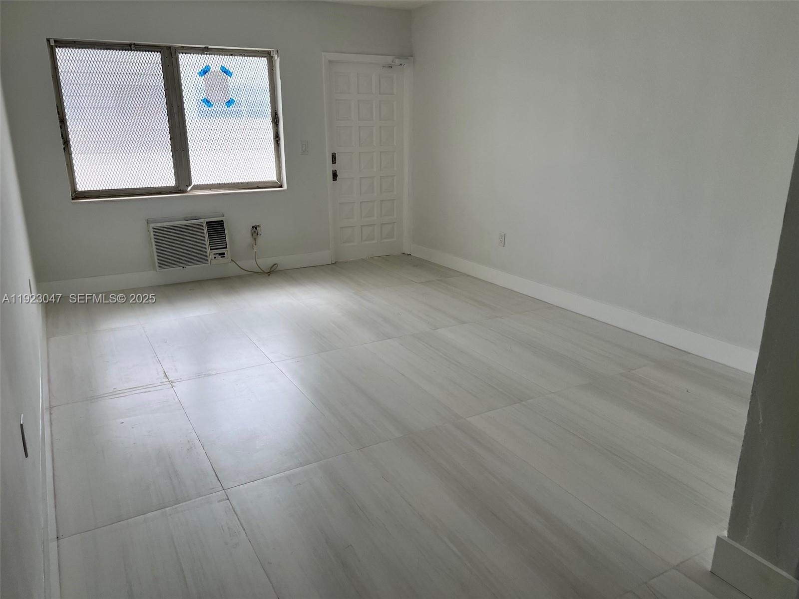 944 CONDOMINIUM - Residential Lease