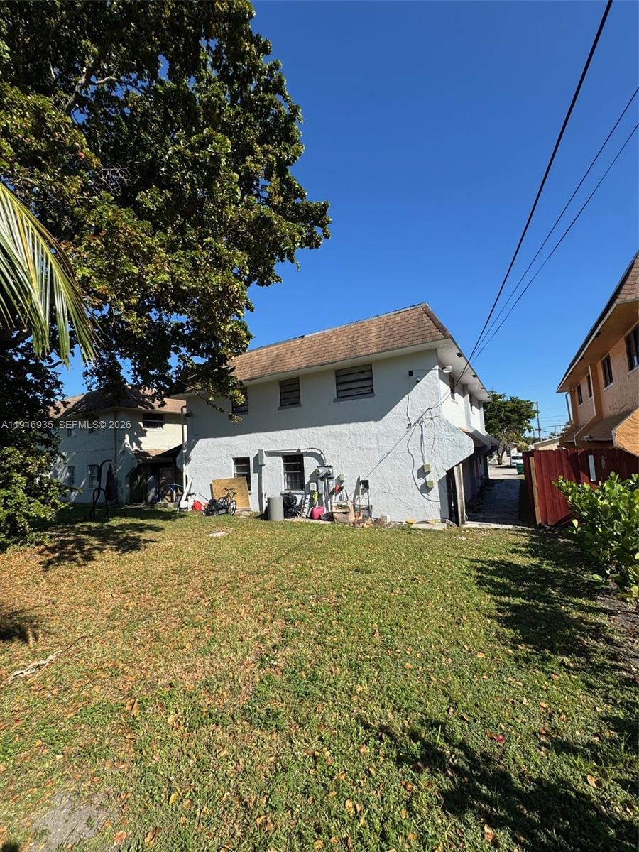 COLLIER GROVES - Residential Income