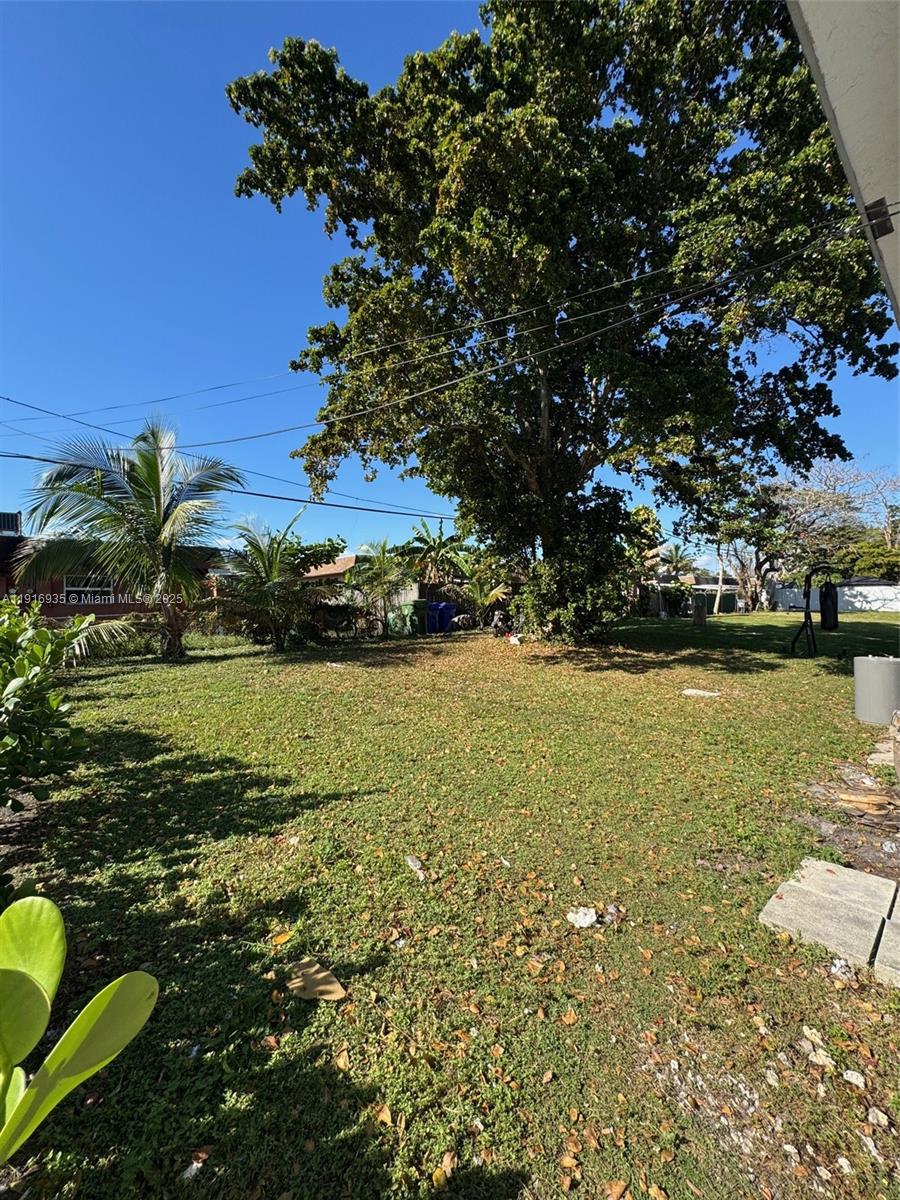 COLLIER GROVES - Residential Income