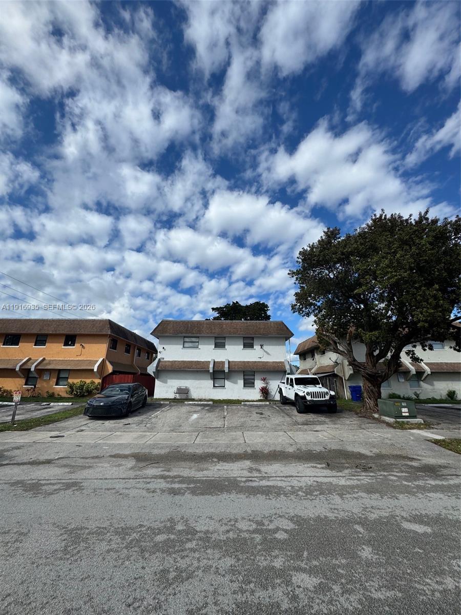 COLLIER GROVES - Residential Income