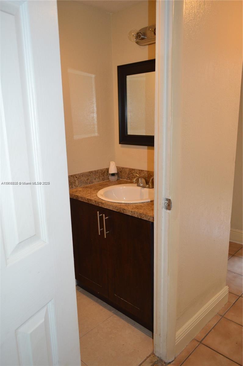 COLLIER GROVES - Residential Income