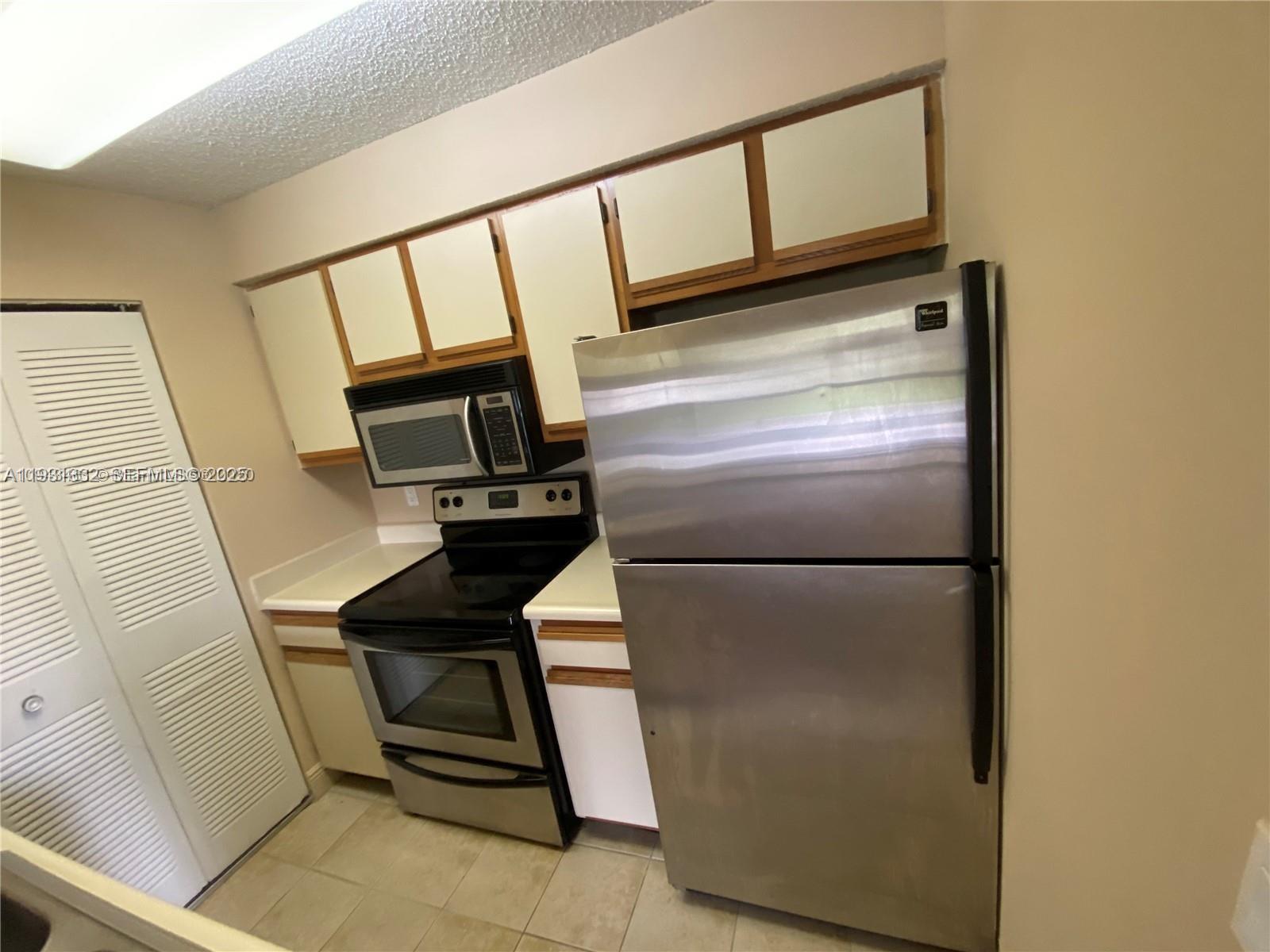 ROYAL POINCIANA CONDO - Residential Lease