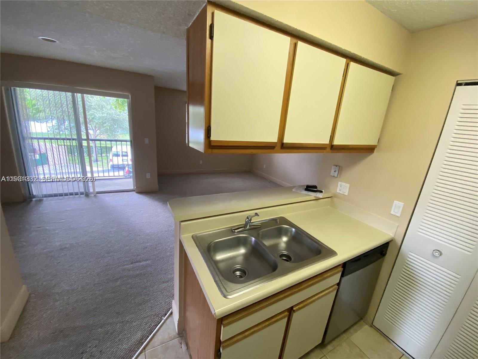 ROYAL POINCIANA CONDO - Residential Lease