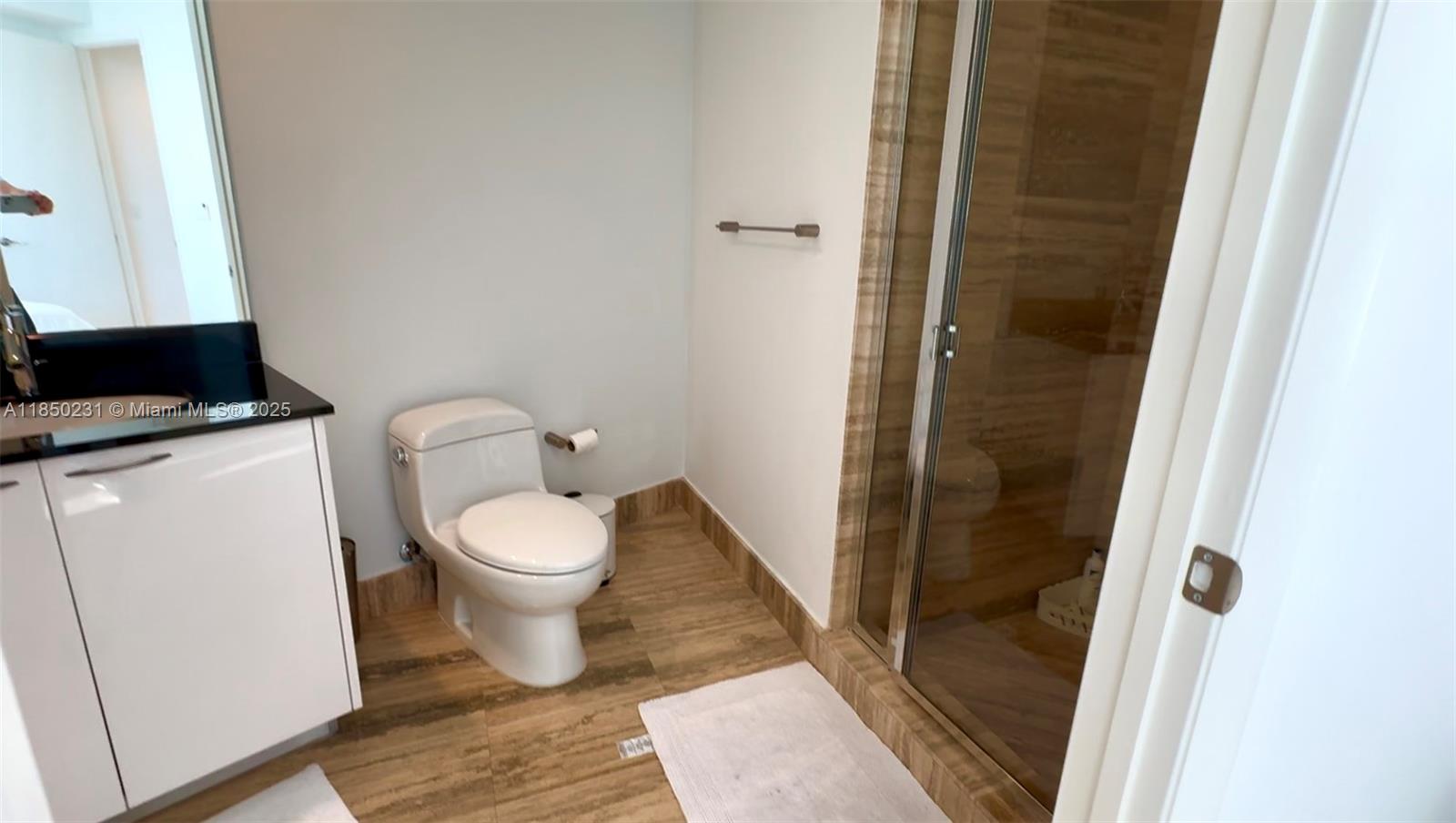 TDR TOWER II CONDO - Residential Lease