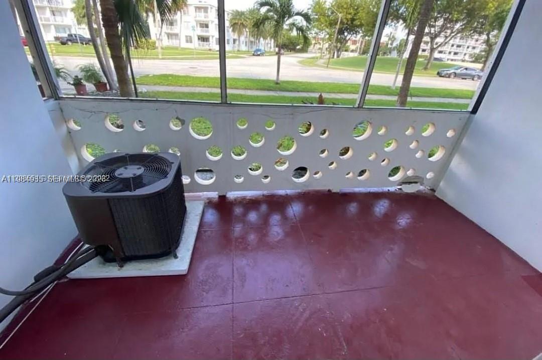 LIDO BAY LODGE CONDOMINIU - Residential Lease