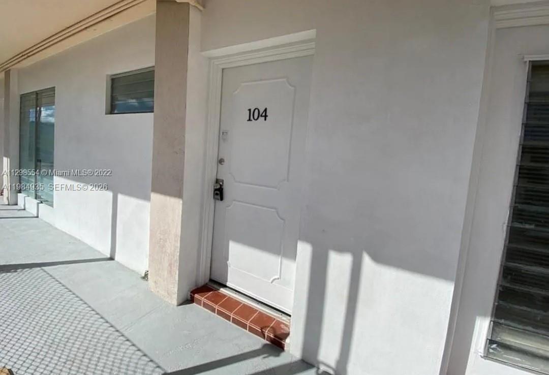 LIDO BAY LODGE CONDOMINIU - Residential Lease