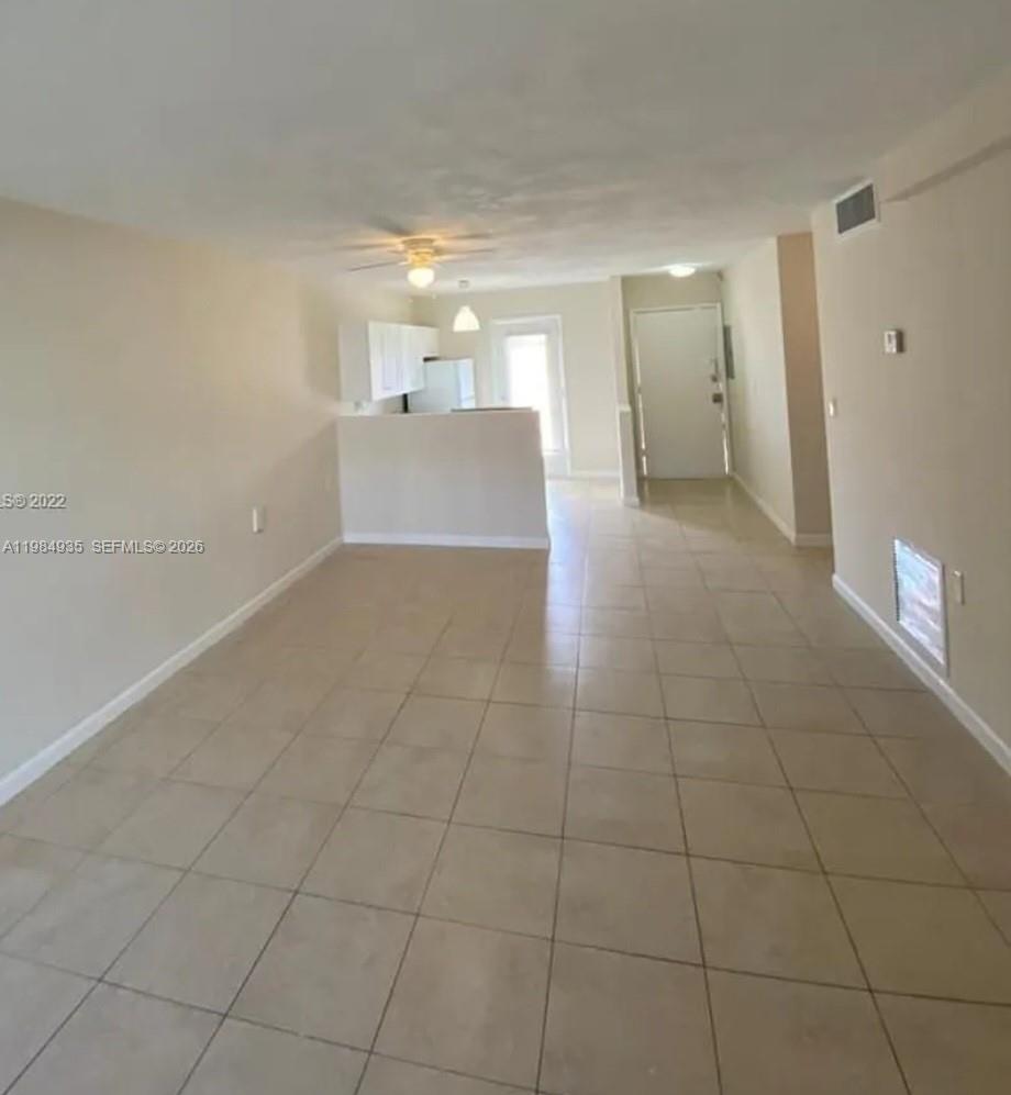 LIDO BAY LODGE CONDOMINIU - Residential Lease