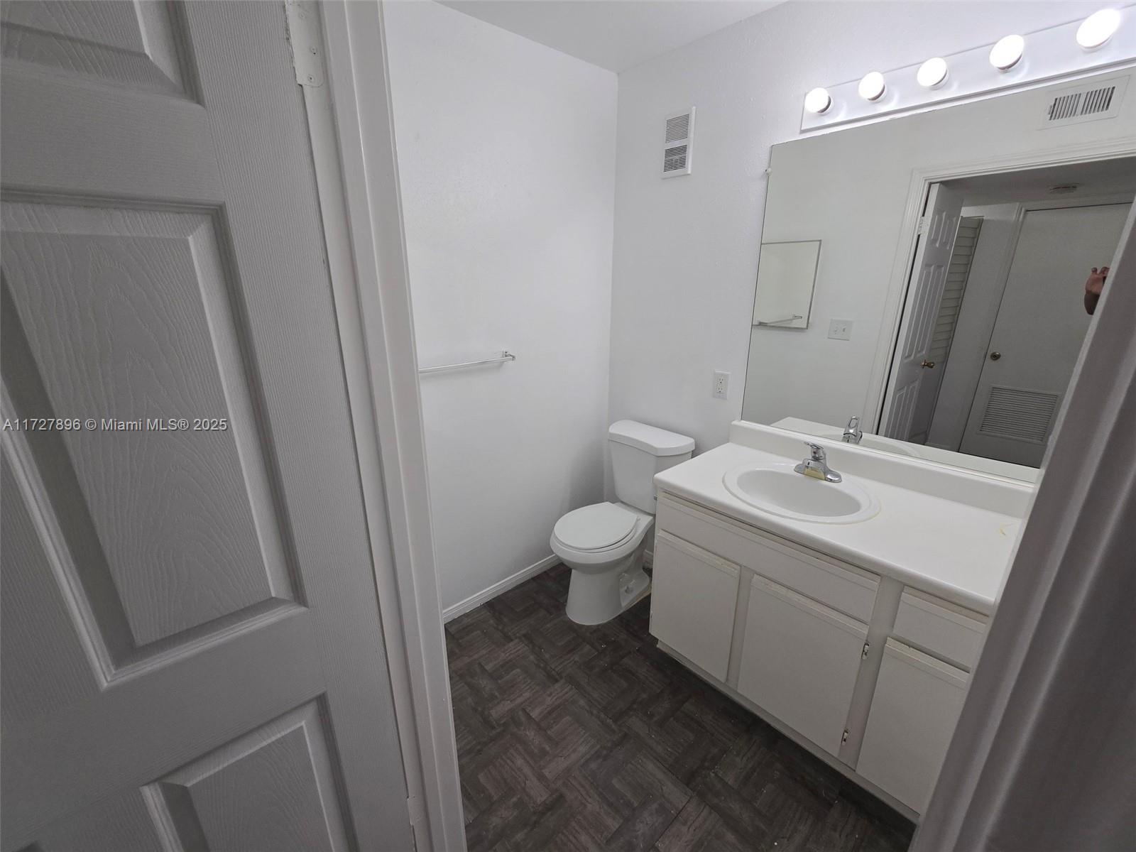 SAILBOAT POINTE CONDO - Residential