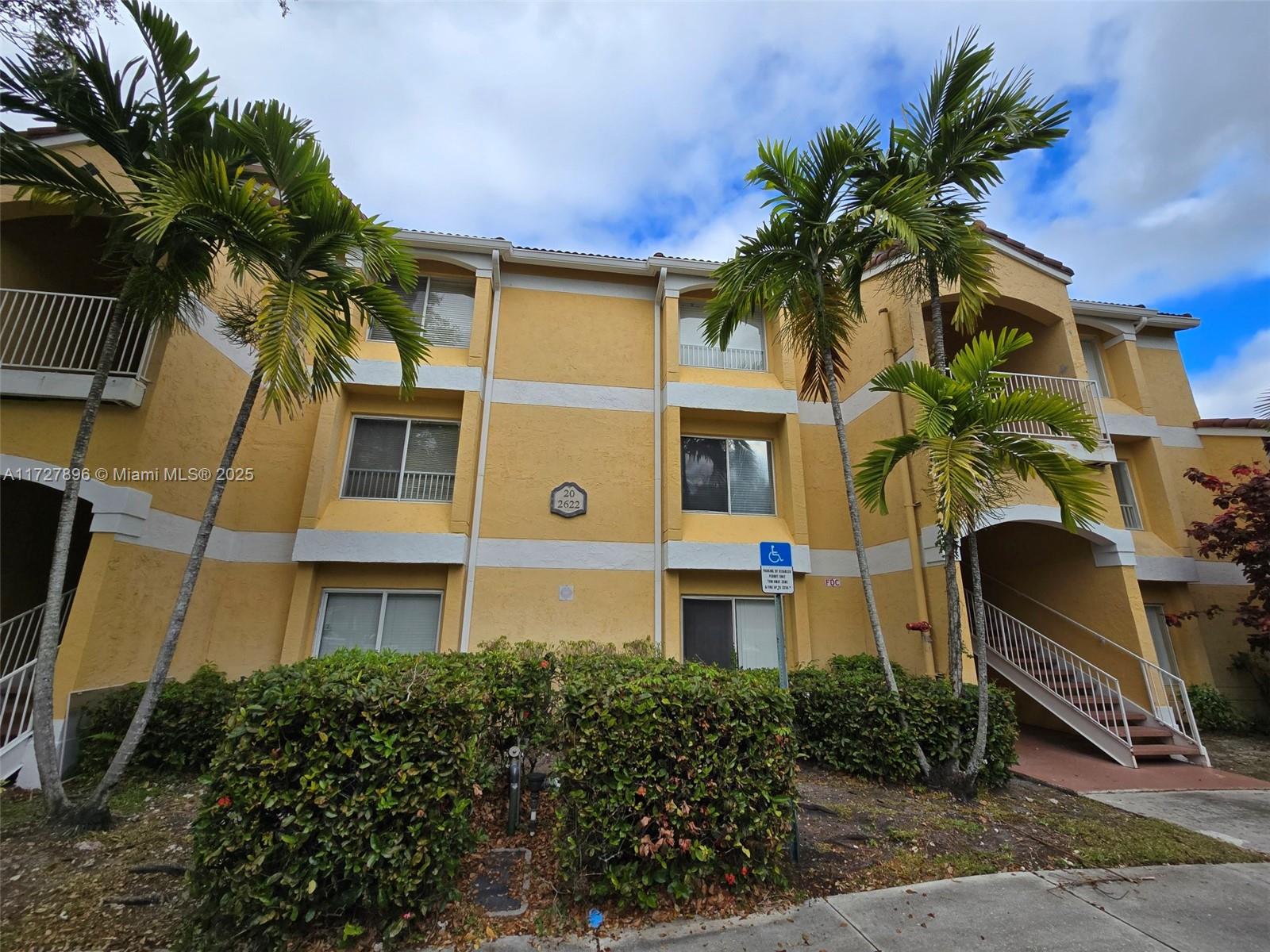 Property for Sale at 2622 Nw 33rd St 2011, Oakland Park, Miami-Dade County, Florida - Bedrooms: 1 
Bathrooms: 1  - $179,000