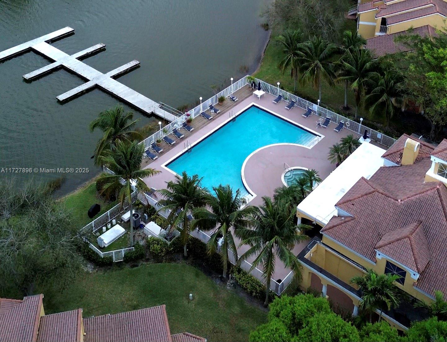 SAILBOAT POINTE CONDO - Residential