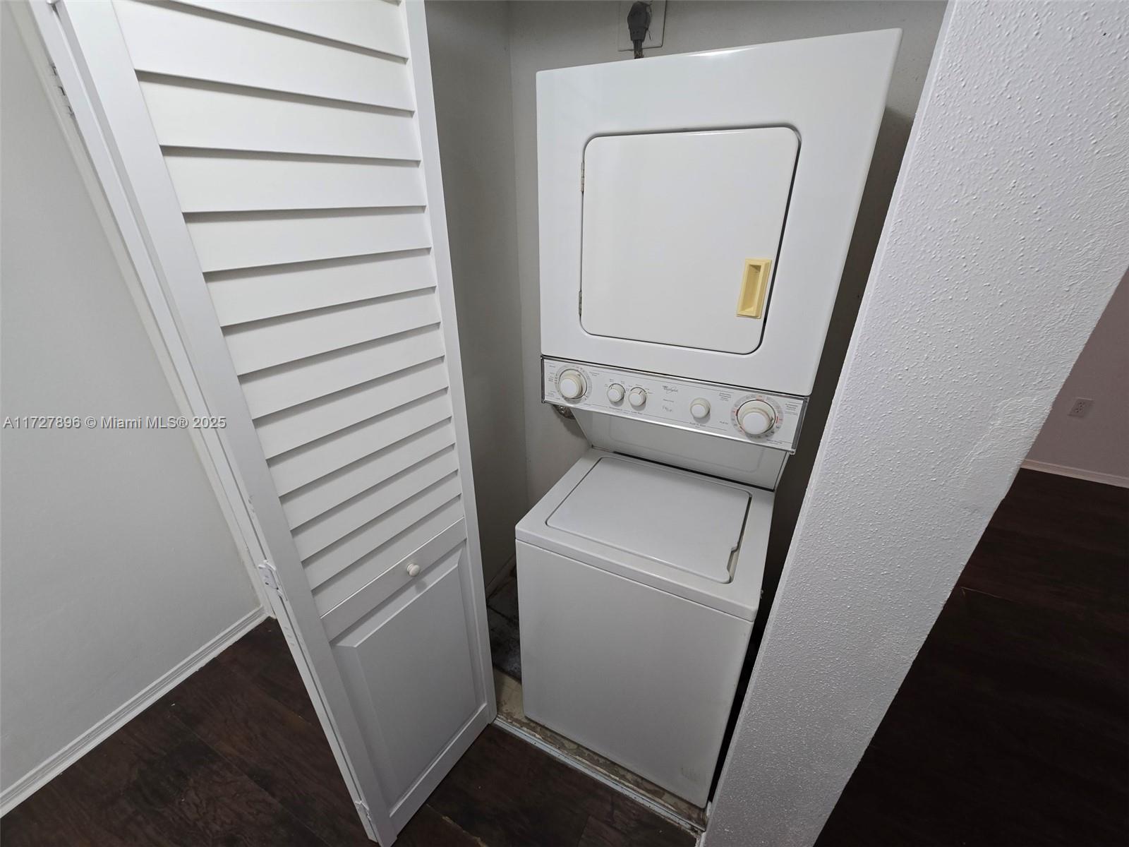 SAILBOAT POINTE CONDO - Residential