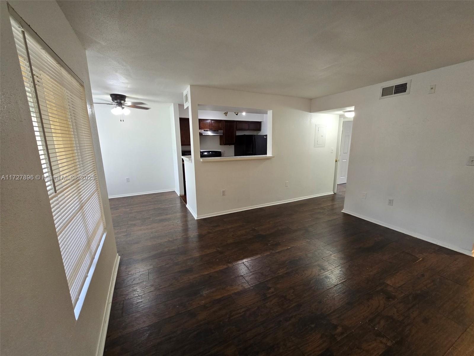 SAILBOAT POINTE CONDO - Residential