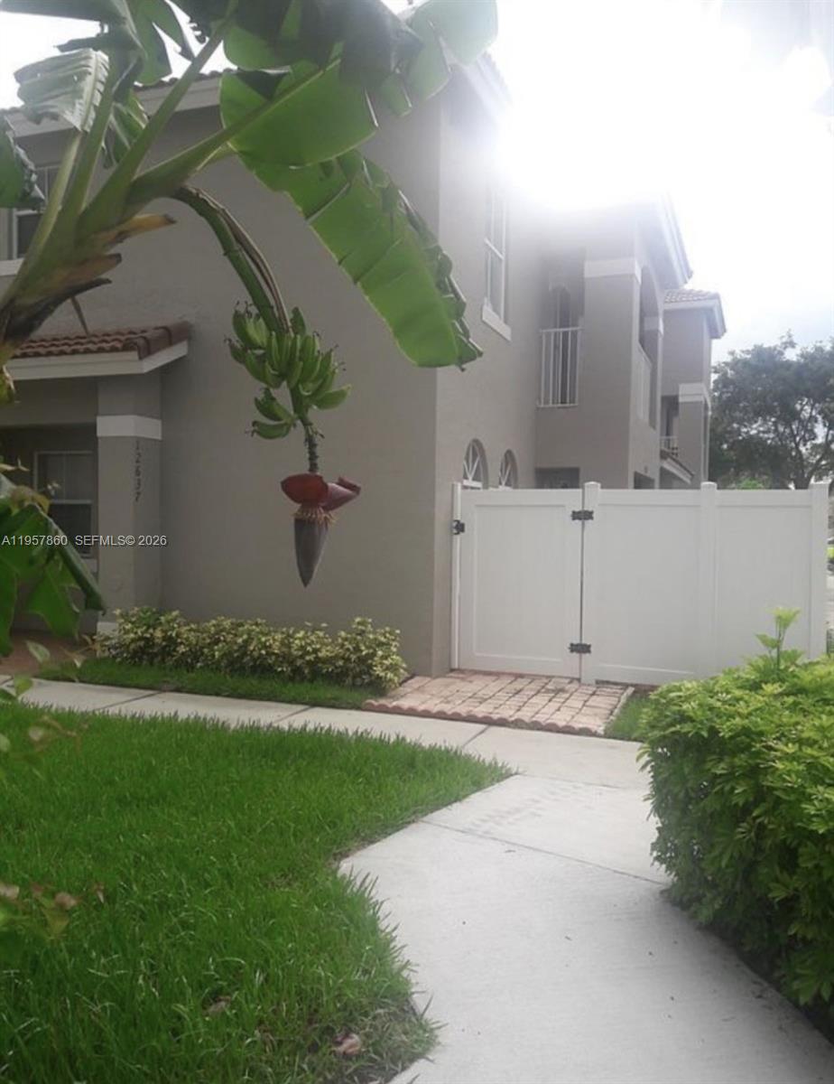 SOMERSET FOUR REPLAT - Residential